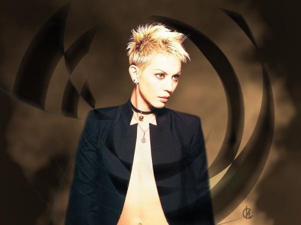 joan-jett-pendant-fair